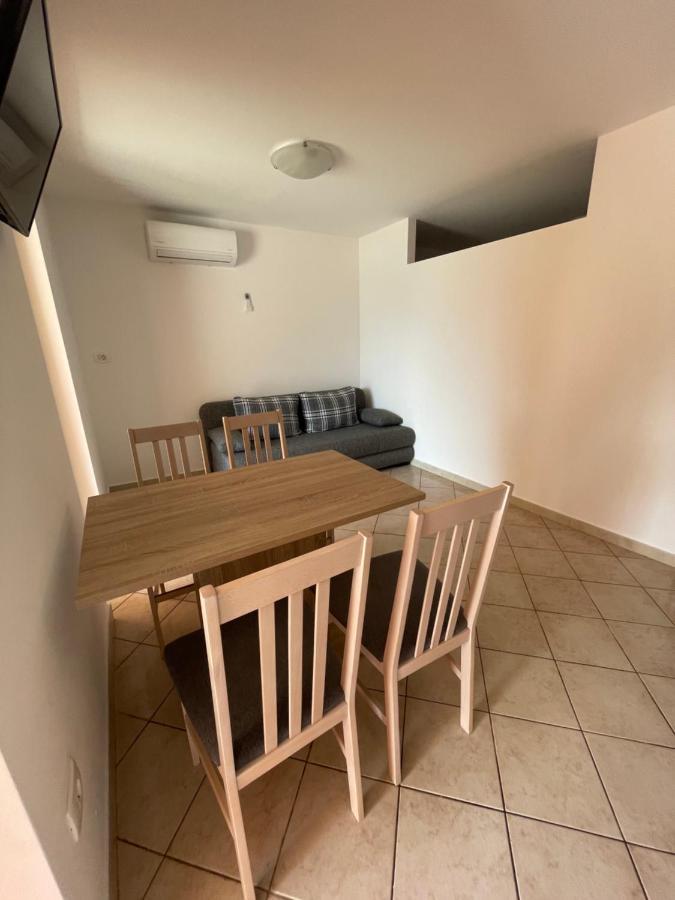 Ferienwohnung Olive Nerezine Exterior foto